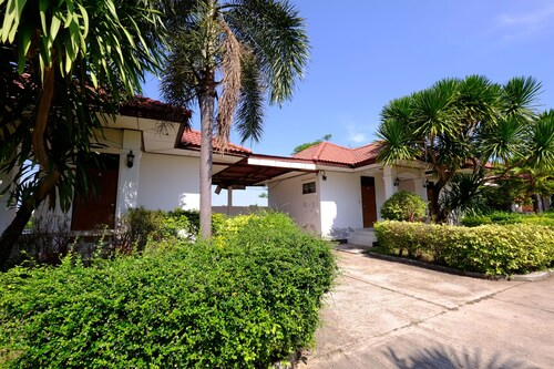 Paktraporn Resort, That Phanom
