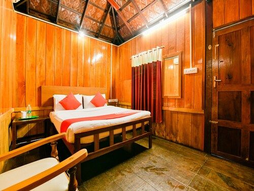 OYO 15962 Green Aura Resort, Alappuzha