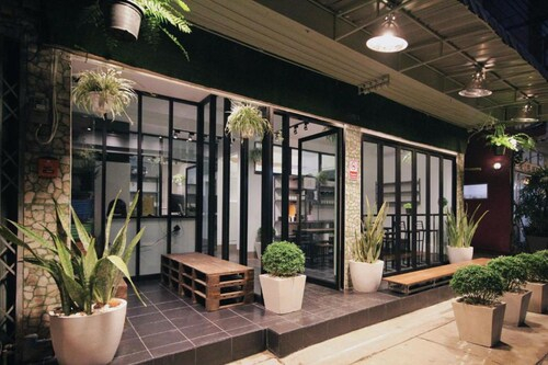 Mint Hostel, Phra Nakhon