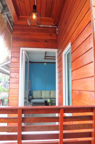 The Noi House and Restaurant Sunrise, Muang Satun