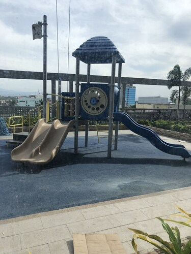 Cubao ManhattanHeights Unit 5H Tower C, Quezon City