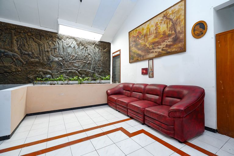 OYO 2240 Simpang Tujuh Residence, Kudus