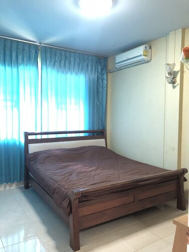 Baan Galaxy, Bang Lamung