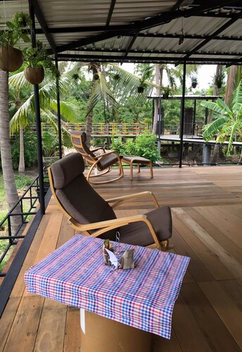 Baan Makham Bang Nam Phueng, Phra Pra Daeng
