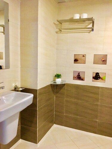 V-Studio Hotel Apartment 5, Ba Đình