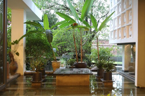 Nam Mua Boutique, Huế