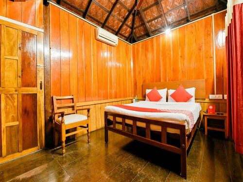 OYO 15962 Green Aura Resort, Alappuzha