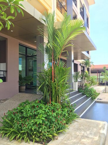 B Space Residence, Bang Lamung