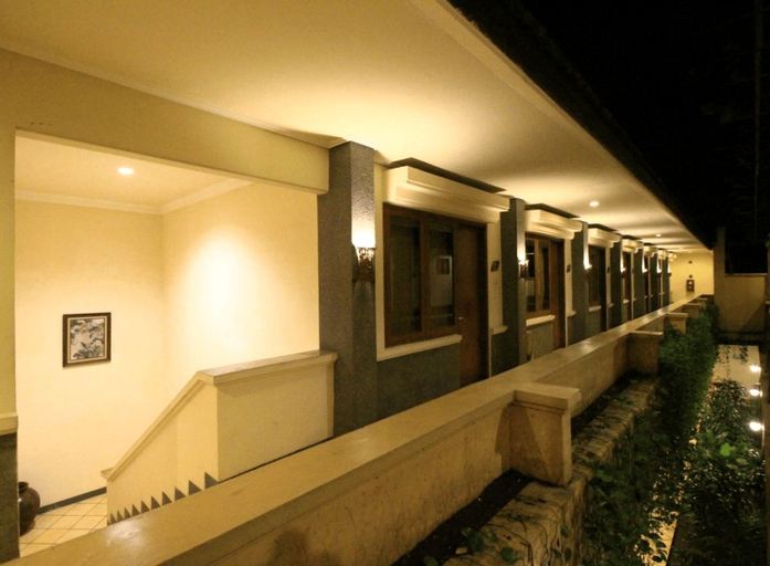 Hotel Lotus Garden Kediri, Kediri