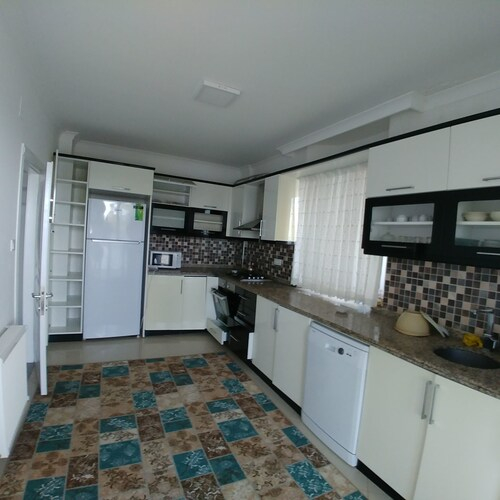 Holiday Villas, Merkez