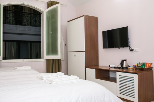 Lyn Luxury Homestay, Tây Hồ