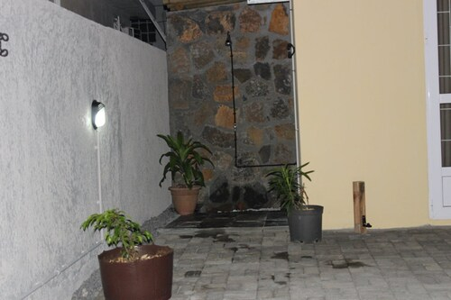 Villa With 3 Bedrooms In Pointe Aux Cannoniers, With Private Pool, Furnished Terrace And Wifi - 750 ,