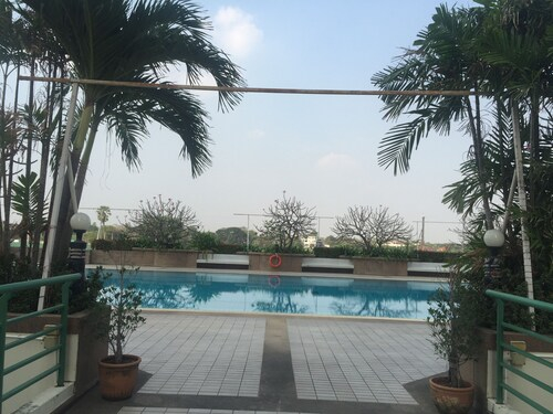 Nouvelle Condominium Thanacity, Bang Plee