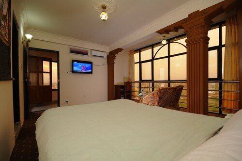 Hotel ManoHara, Bagmati