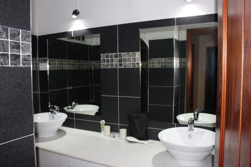 Villa With 3 Bedrooms In Pointe Aux Cannoniers, With Private Pool, Furnished Terrace And Wifi - 750 ,