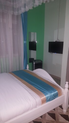 Luhan suites, Buikwe
