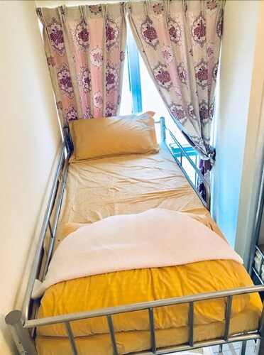 California Hostel,