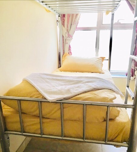 California Hostel,