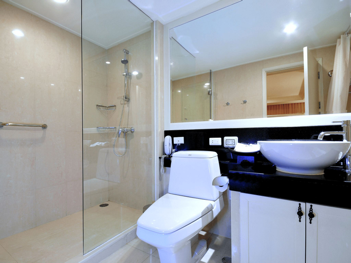 Bathroom 19