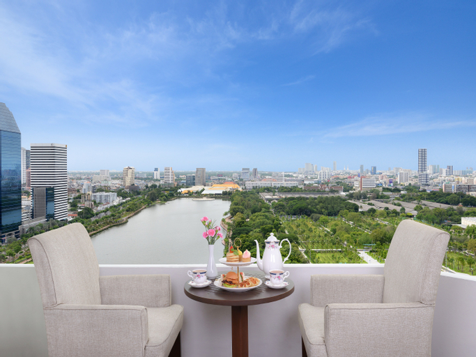 Exterior & Views 15