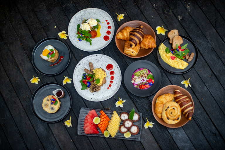 Food & Drinks 11