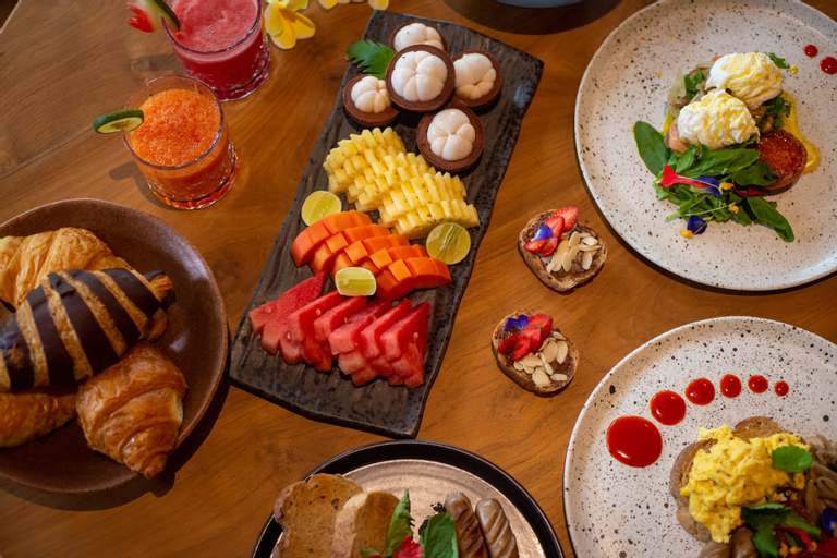 Food & Drinks 9