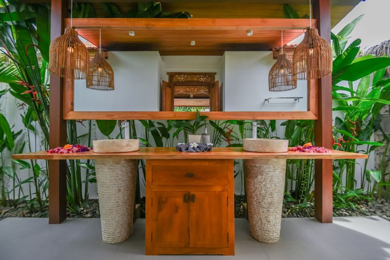 Others 3, Molokai Suites, Badung