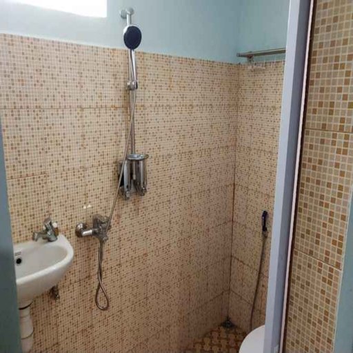 Bathroom, Penginapan Sun Ling, Lingga