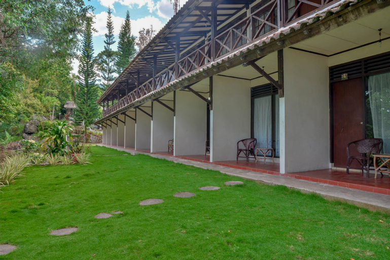 Exterior & Views 4, Silintong Hotel, Samosir