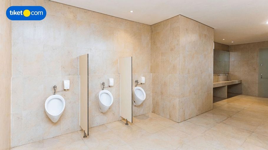 Bathroom 25