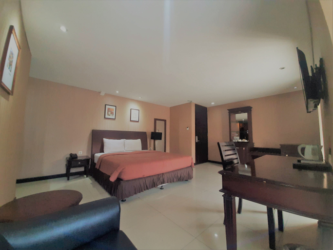 Bedroom 3, The Palais Dago Hotel, Bandung