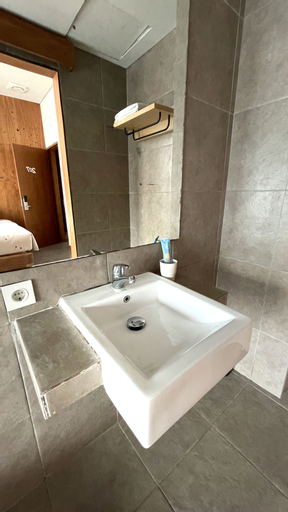 Bathroom 20