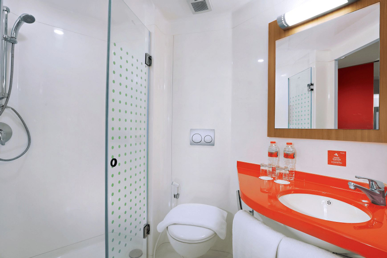 Bedroom 5, Starlet Hotel Jakarta Airport, Tangerang