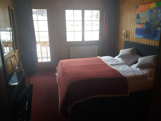 Bedroom 3, Hotel Schmitta, Goms