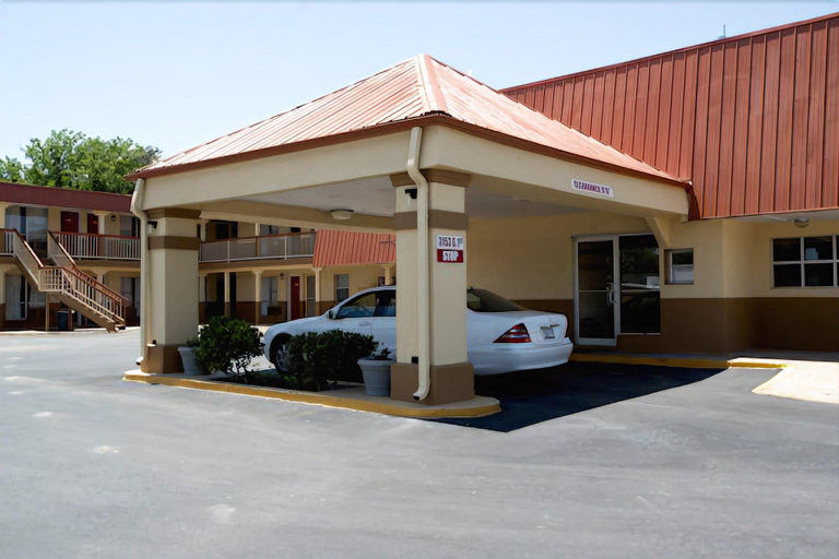 Exterior & Views 2, Best Budget Inn - Abilene, Taylor
