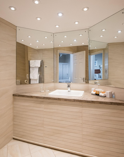 Bathroom 4, The Victoria Hotel, Devon