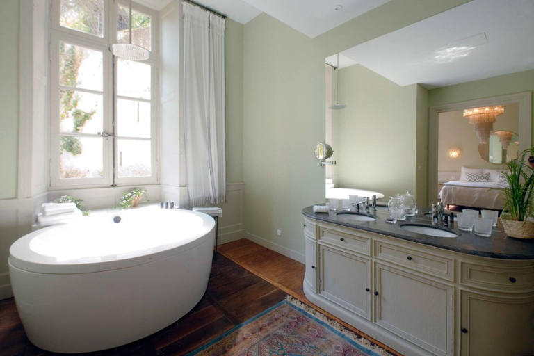 Bathroom 4, De Bouilhac, Dordogne