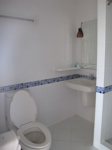 Bathroom 5, Pius Place, Pattaya