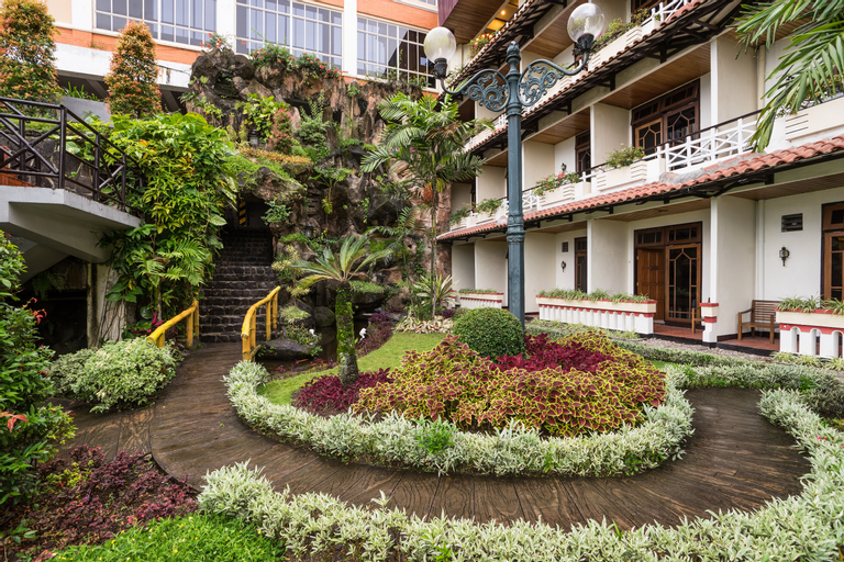Exterior & Views 4, Royal Tretes View Hotel and Convention, Pasuruan