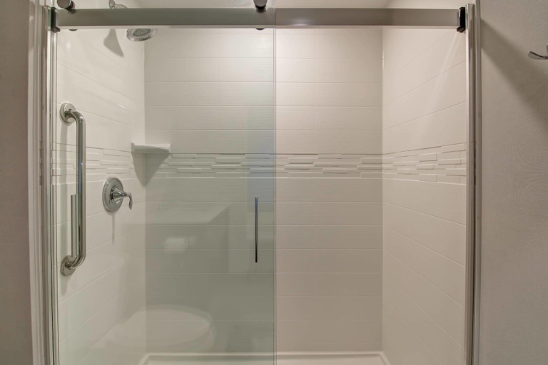 Bathroom 4, TownePlace Suites Kincardine, Bruce