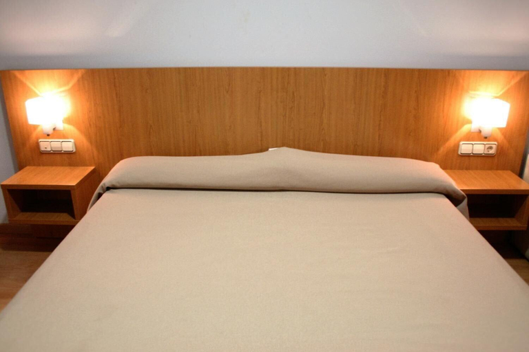 Bedroom 3, Ashotels Monreal Del Campo, Teruel