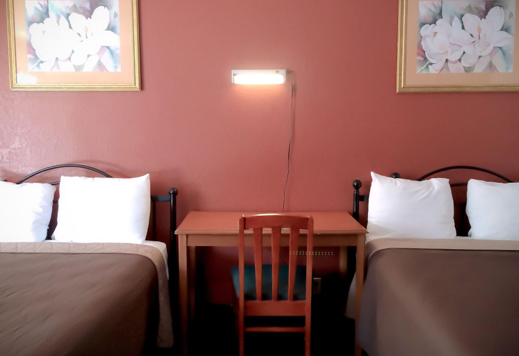 Bedroom 3, Stay Inn And Suites, Polk