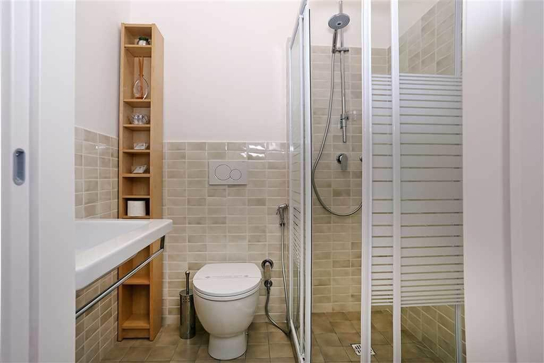 Bathroom 5, Caesars House Bed & Breakfast, Roma