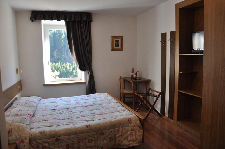 Bedroom 3, Alpen Life Hotel Someda, Trento