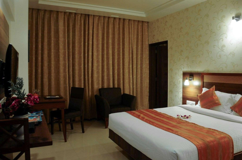Exterior & Views 2, Quality Inn Mint, Pune