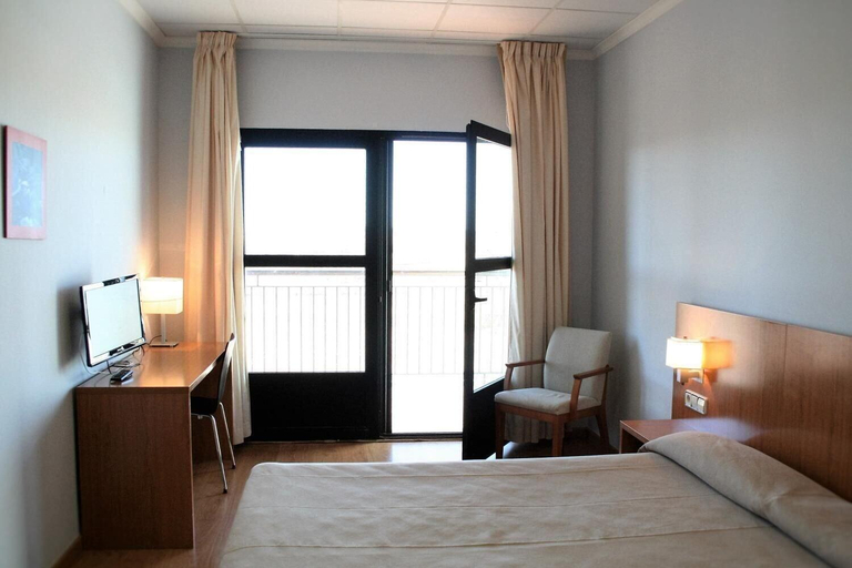 Bedroom 2, Ashotels Monreal Del Campo, Teruel