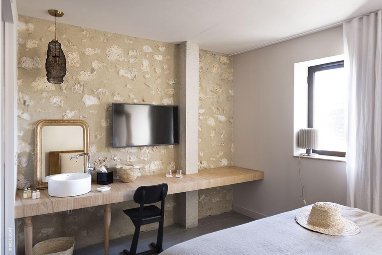 Bedroom 3, Le 19-21 - Un amour d'hotel, Aude