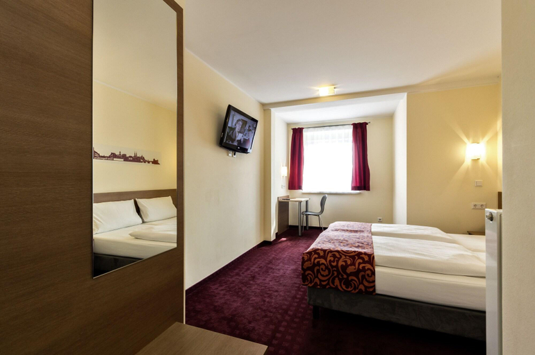 Bedroom 4, Dream Inn Hotel Regensburg, Regensburg