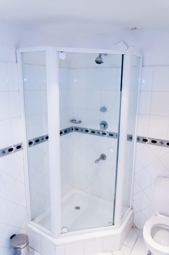 Bathroom 3, Aishi Machame Hotel, Hai