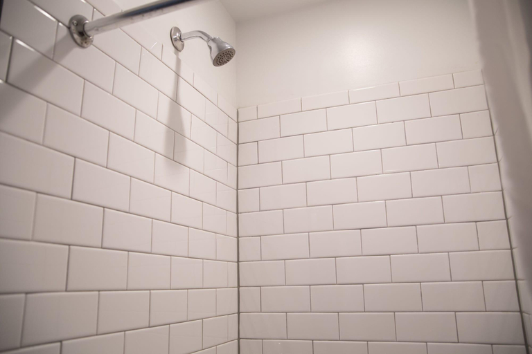 Bathroom 4, The Local - Hostel, New York